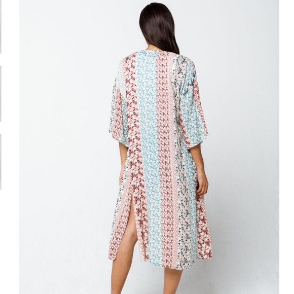 NWT Sky and Sparrow Patchwork Floral Kimono - Picture 3 of 5